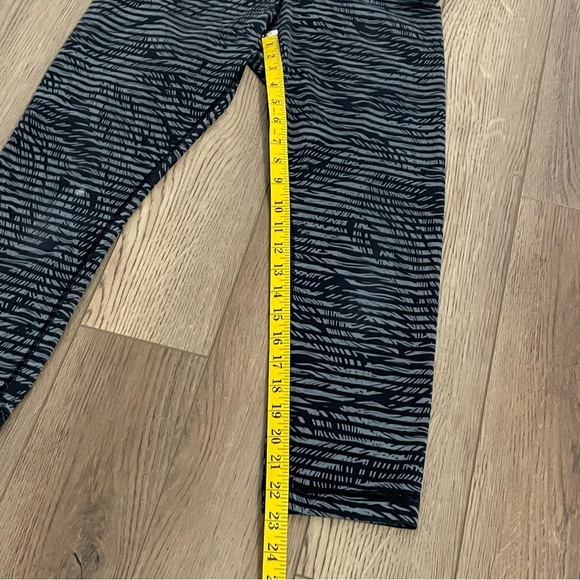 Lululemon‎ Wunder Under Capri Leggings - Picture 8 of 9